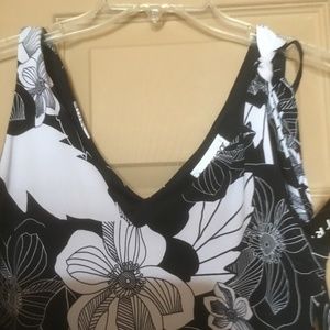 Women’s Top size medium